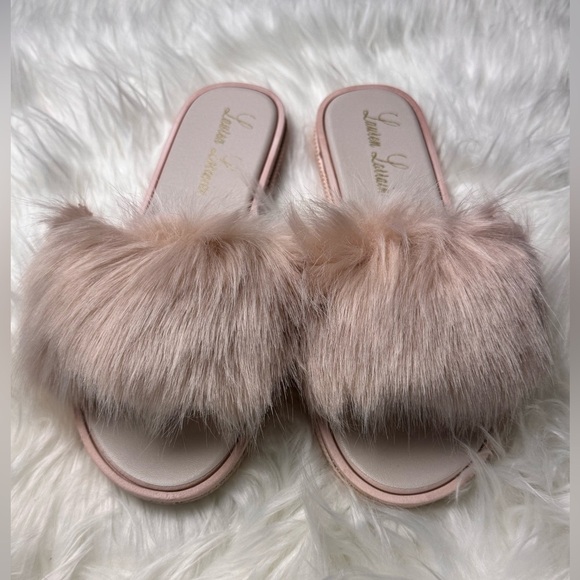 Lauren Lorraine Shoes - Lauren Lorraine Fluffy Flat Sandals – Blush, Size 10 (NIB)